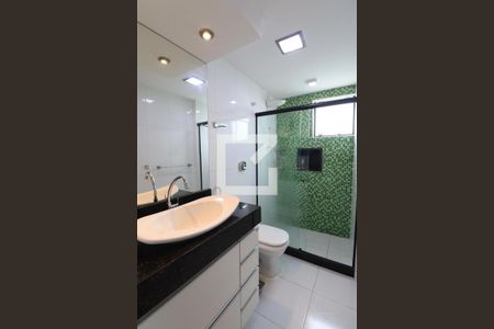 Banheiro de apartamento para alugar com 2 quartos, 64m² em Alcântara, São Gonçalo