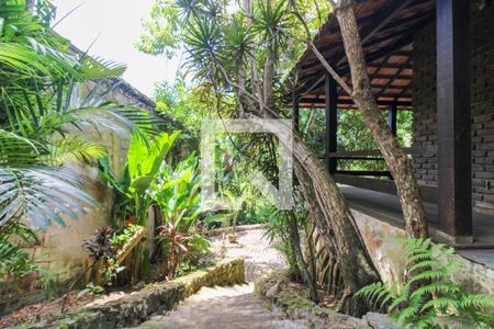 Casa à venda com 160m², 3 quartos e 2 vagas Casa à venda com 160m², 3 quartos e 2 vagasÁrea externa