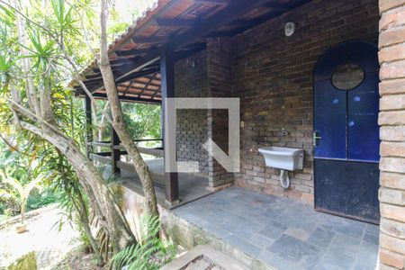 Casa à venda com 160m², 3 quartos e 2 vagas Casa à venda com 160m², 3 quartos e 2 vagasÁrea externa