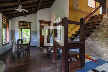 Casa à venda com 280m², 6 quartos e 6 vagasCasa 2 - Sala