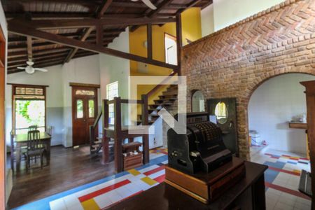 Casa à venda com 280m², 6 quartos e 6 vagasCasa 2 - Sala