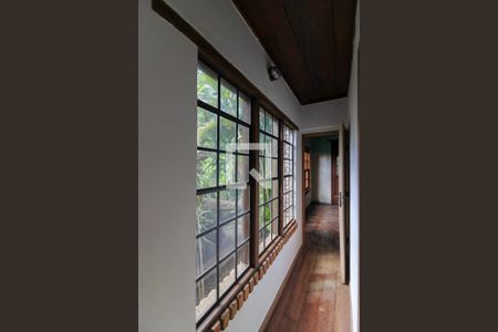 Casa à venda com 280m², 6 quartos e 6 vagasCasa 2 - Corredor