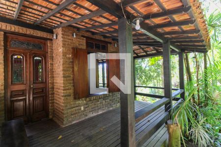 Casa à venda com 280m², 6 quartos e 6 vagasCasa 2 - Área externa