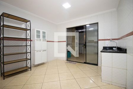 Casa para alugar com 183m², 3 quartos e 2 vagasCozinha