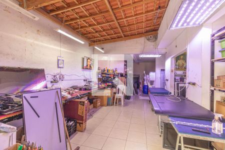 Casa à venda com 265m², 2 quartos e 3 vagas Casa à venda com 265m², 2 quartos e 3 vagasÁrea comum - Salão de festas