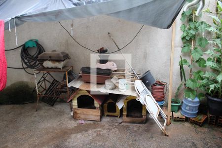 Casa à venda com 130m², 2 quartos e 1 vagaQuintal