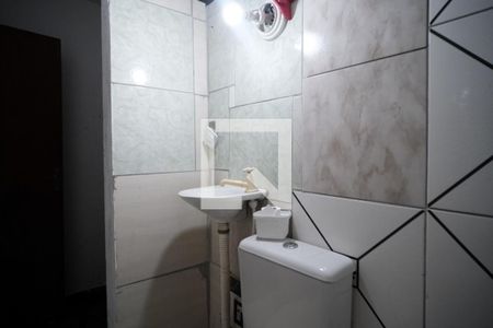 Banheiro de casa para alugar com 1 quarto, 49m² em Vila Nova Teresa, São Paulo