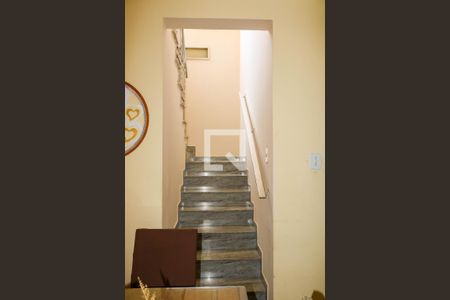Escada de casa de condomínio para alugar com 4 quartos, 160m² em Engenho Novo, Rio de Janeiro