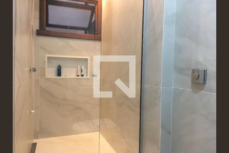 Apartamento à venda com 122m², 3 quartos e 1 vaga Apartamento à venda com 122m², 3 quartos e 1 vagaBanheiro