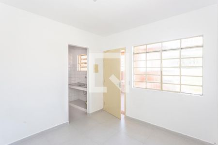 Sala de casa para alugar com 1 quarto, 70m² em Parque Bristol, São Paulo