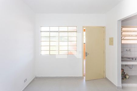 Sala de casa para alugar com 1 quarto, 70m² em Parque Bristol, São Paulo