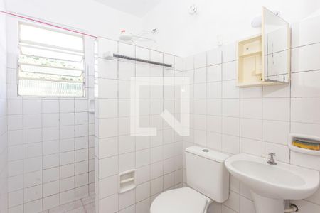 Banheiro de casa para alugar com 1 quarto, 70m² em Parque Bristol, São Paulo