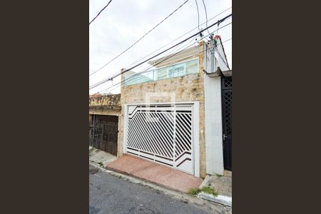 Casa à venda com 120m², 2 quartos e 2 vagasFachada