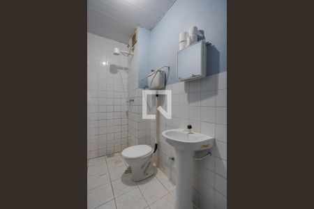 Banheiro de kitnet/studio à venda com 1 quarto, 31m² em Floresta, Porto Alegre