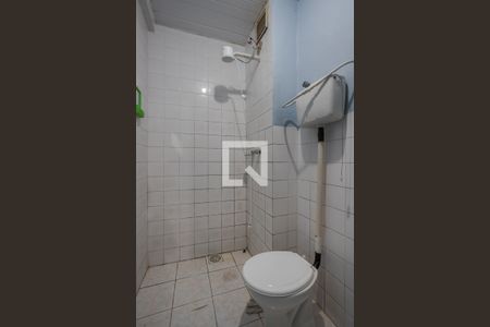Banheiro de kitnet/studio à venda com 1 quarto, 31m² em Floresta, Porto Alegre