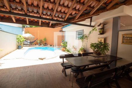 Casa à venda com 350m², 4 quartos e 4 vagas Casa à venda com 350m², 4 quartos e 4 vagasPiscina e Area de Lazer