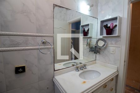 Casa à venda com 350m², 4 quartos e 4 vagas Casa à venda com 350m², 4 quartos e 4 vagasBanheiro da Suíte 2