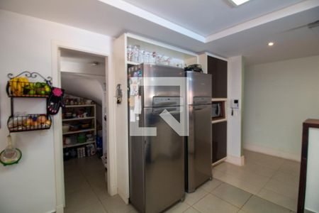 Casa à venda com 350m², 4 quartos e 4 vagas Casa à venda com 350m², 4 quartos e 4 vagasCozinha