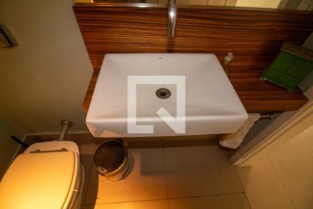 Casa à venda com 350m², 4 quartos e 4 vagas Casa à venda com 350m², 4 quartos e 4 vagasLavabo