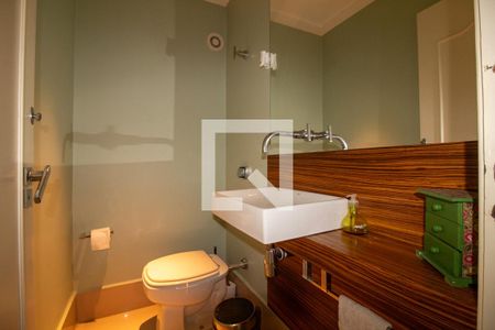 Casa à venda com 350m², 4 quartos e 4 vagas Casa à venda com 350m², 4 quartos e 4 vagasLavabo