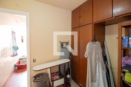 Casa à venda com 350m², 4 quartos e 4 vagas Casa à venda com 350m², 4 quartos e 4 vagasQuarto de Serviço