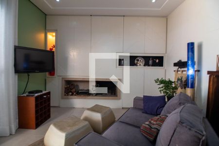 Casa à venda com 350m², 4 quartos e 4 vagas Casa à venda com 350m², 4 quartos e 4 vagasLareira