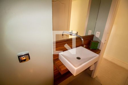 Casa à venda com 350m², 4 quartos e 4 vagas Casa à venda com 350m², 4 quartos e 4 vagasLavabo