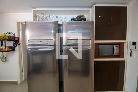 Casa à venda com 350m², 4 quartos e 4 vagas Casa à venda com 350m², 4 quartos e 4 vagasCozinha