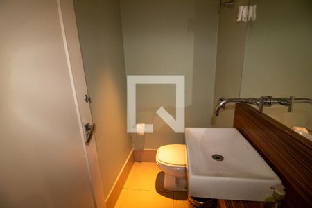 Casa à venda com 350m², 4 quartos e 4 vagas Casa à venda com 350m², 4 quartos e 4 vagasLavabo