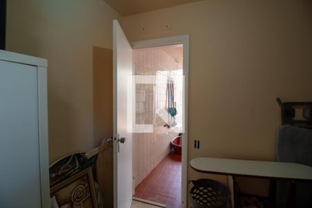 Casa à venda com 350m², 4 quartos e 4 vagas Casa à venda com 350m², 4 quartos e 4 vagasQuarto de Serviço