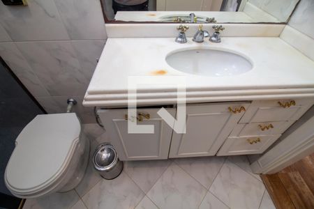 Casa à venda com 350m², 4 quartos e 4 vagas Casa à venda com 350m², 4 quartos e 4 vagasBanheiro da Suíte 2