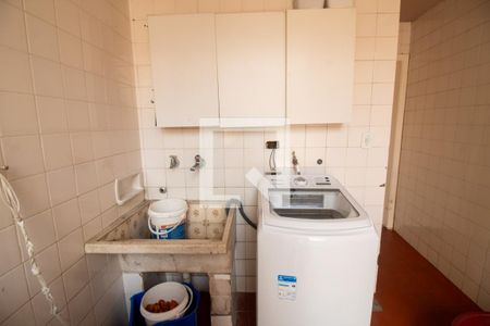 Casa à venda com 350m², 4 quartos e 4 vagas Casa à venda com 350m², 4 quartos e 4 vagasÁrea de Serviço