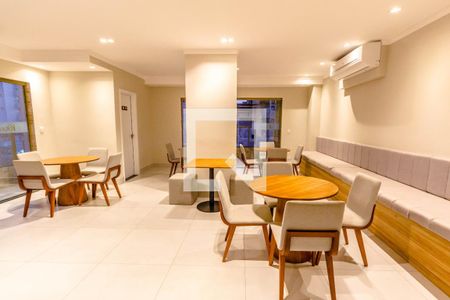 Apartamento para alugar com 75m², 2 quartos e 1 vaga Apartamento para alugar com 75m², 2 quartos e 1 vagaÁrea comum - Salão de Festas