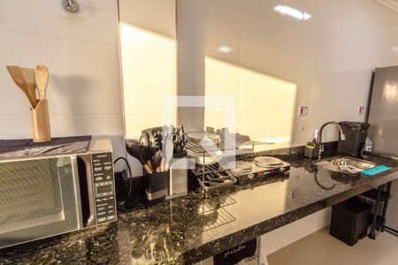Apartamento para alugar com 75m², 2 quartos e 1 vaga Apartamento para alugar com 75m², 2 quartos e 1 vagaCozinha e Área de Serviço