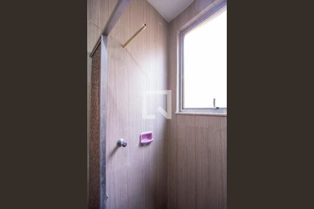 Banheiro de apartamento para alugar com 1 quarto, 30m² em Raul Veiga, São Gonçalo