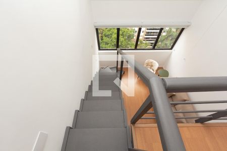 Apartamento à venda com 38m², 1 quarto e 1 vagaEscada