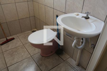 Banheiro de casa para alugar com 1 quarto, 40m² em Vila Macedópolis, São Paulo