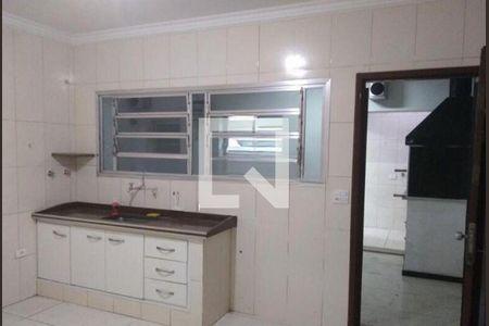 Casa à venda com 4 quartos, 144m² em Água Rasa, São Paulo