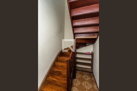 Escada de casa para alugar com 2 quartos, 150m² em Freguesia do Ó, São Paulo