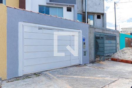 Casa para alugar com 120m², 2 quartos e 2 vagasFachada
