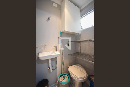 Apartamento para alugar com 100m², 3 quartos e 2 vagasBanheiro de Serviço