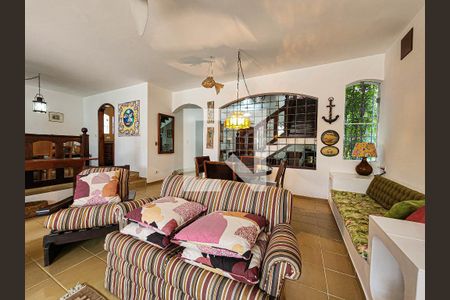 Sala de casa para alugar com 3 quartos, 186m² em Jardim Virgínia, Guarujá