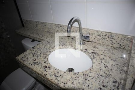 Banheiro de apartamento à venda com 1 quarto, 33m² em Vila Nivi, São Paulo