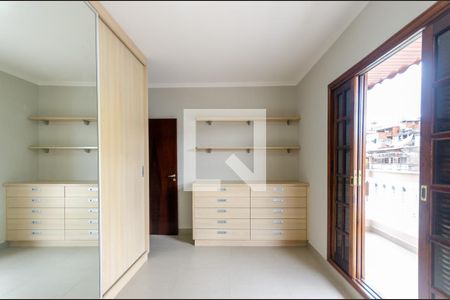 Quarto 2 de casa para alugar com 2 quartos, 150m² em Vila Zat, São Paulo