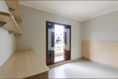 Quarto 2 de casa para alugar com 2 quartos, 150m² em Vila Zat, São Paulo