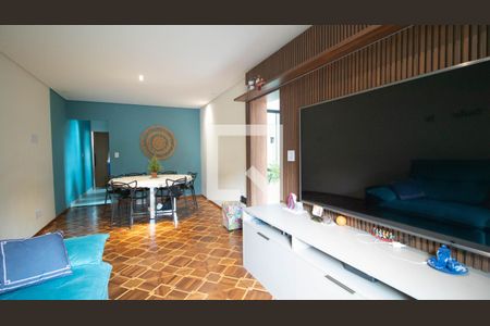 Casa à venda com 4 quartos, 210m² em Vila Mazzei, São Paulo