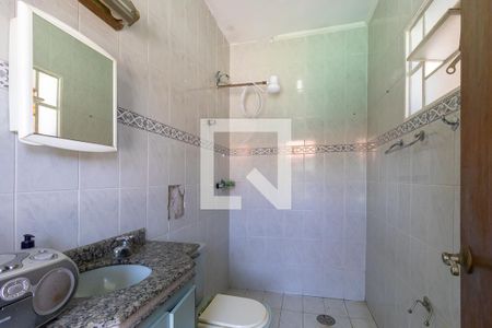 Casa à venda com 500m², 3 quartos e 6 vagas Casa à venda com 500m², 3 quartos e 6 vagasBanheiro externo