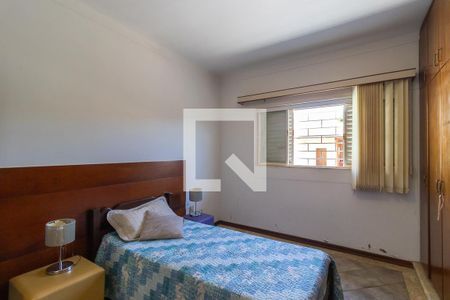 Casa à venda com 500m², 3 quartos e 6 vagas Casa à venda com 500m², 3 quartos e 6 vagasQuarto da suíte 2