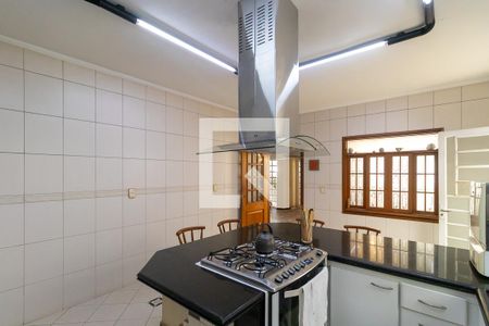 Casa à venda com 500m², 3 quartos e 6 vagas Casa à venda com 500m², 3 quartos e 6 vagasCozinha