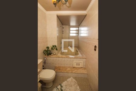 Apartamento à venda com 135m², 3 quartos e sem vaga Apartamento à venda com 135m², 3 quartos e sem vagaBanheiro Social